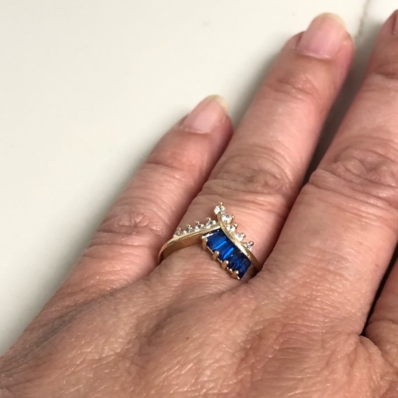 18k Gold Filled Ring - Picture 5 of 6